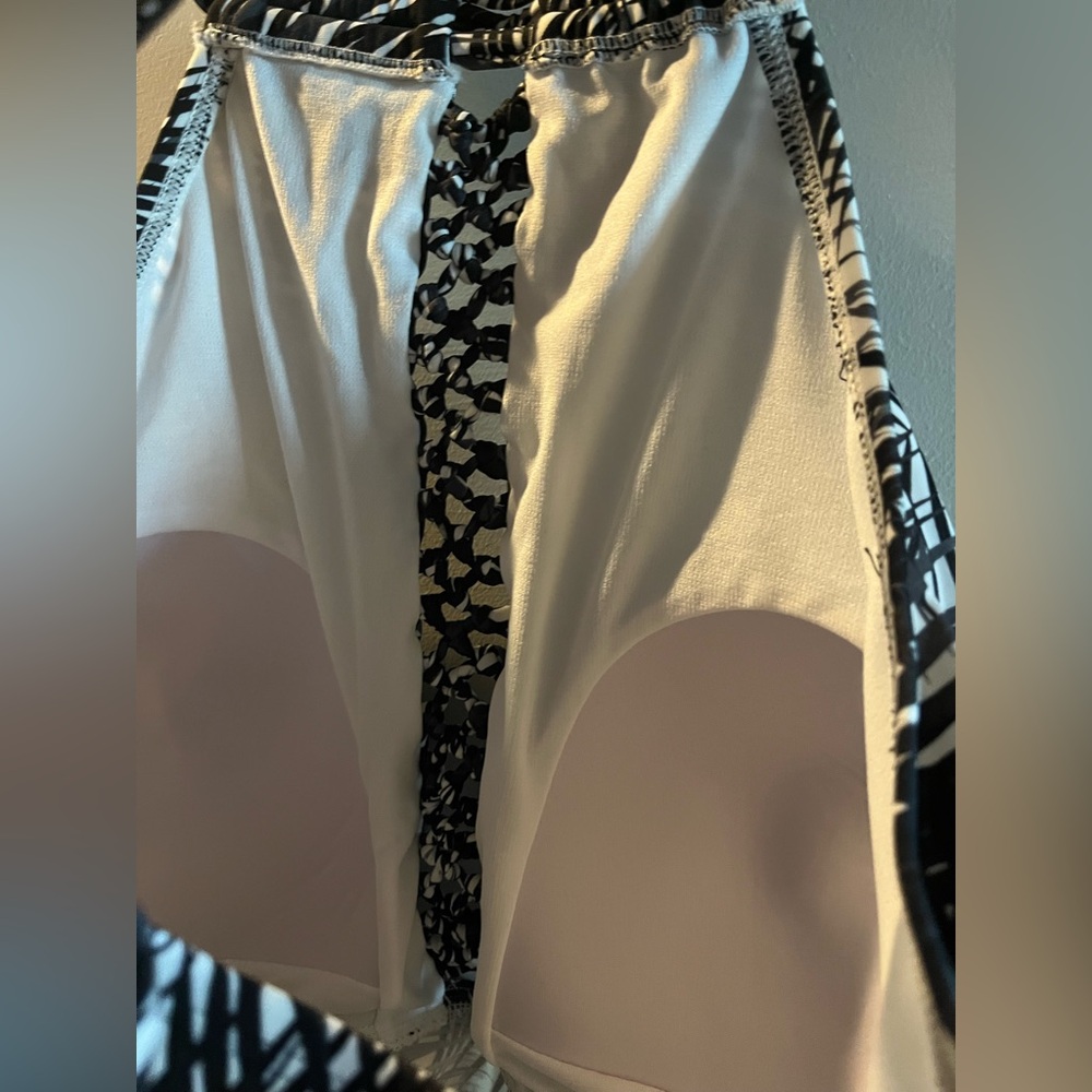 ๐จ3 for $15๐จ Time and Tru Black and White Tankini Top - Picture 3 of 5